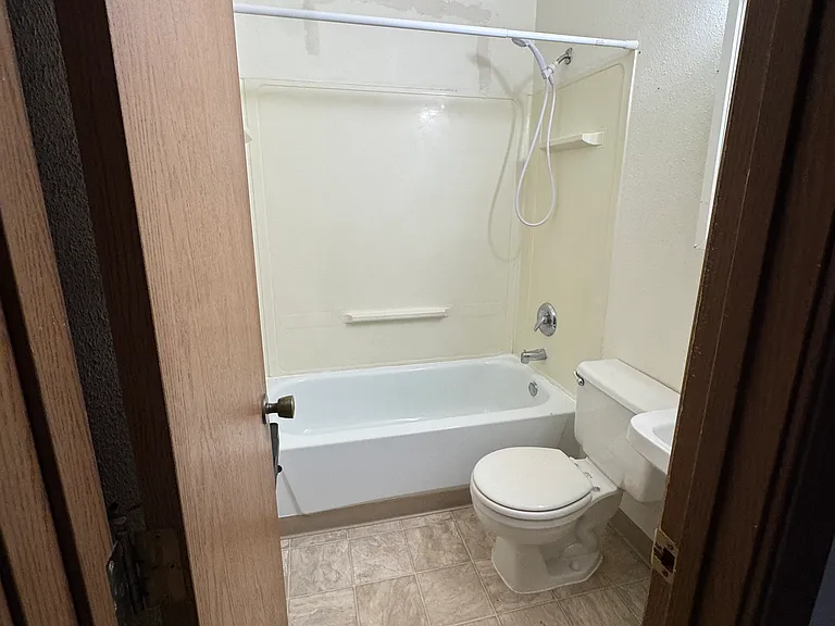26 Main St N #4 — Photo 6