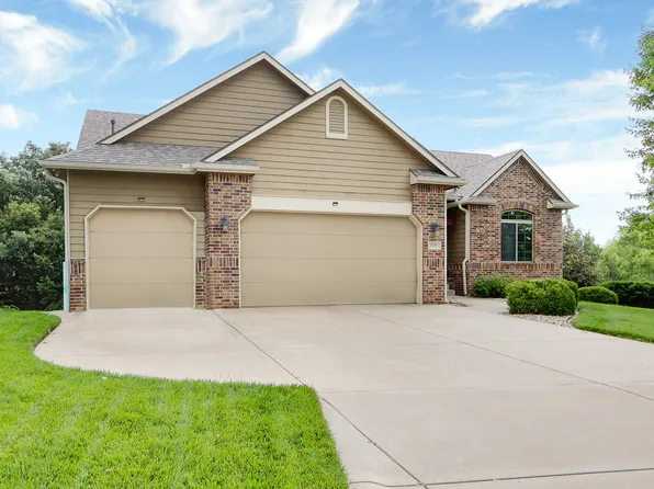 825 Laussac Dr, Manhattan, KS 66503