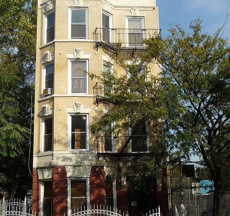 2nd image of 947 Avenue Street John #2B