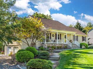 151 Cottage Pl W, Gillette, NJ 07933