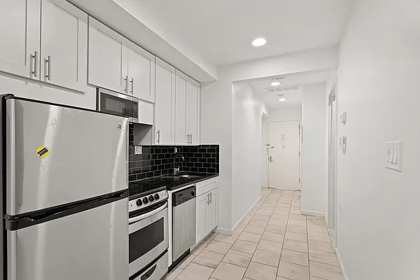 Rented by Compass | media 6