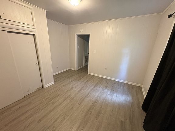 4th image of 2614 E Archer St