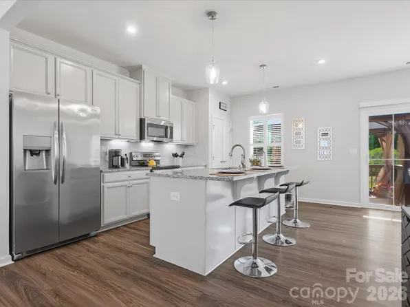 2527 Grantham Place Dr, Fort Mill, SC 29715
