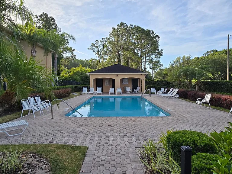 16302 Parkstone Palms Ct — Photo 36