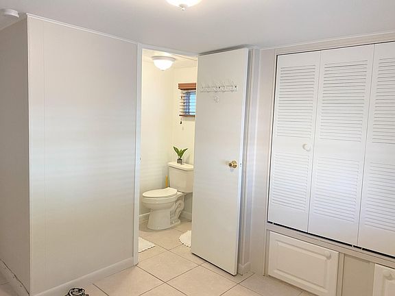 3rd image of 4651 SW 48th Ave
