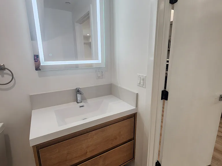 6061 Fulton Ave #6 — Photo 21