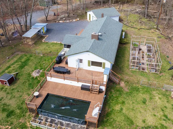 1395 Rock Gap Rd, Berkeley Springs, WV 25411