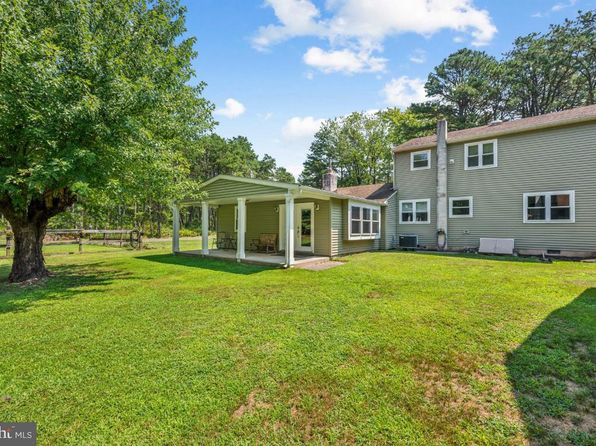 3 Canal St, Chatsworth, NJ 08019