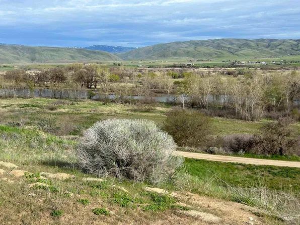 Montour Rd, Emmett, ID 83617