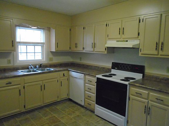 5th image of 110 King George Ct