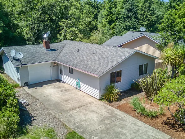 680 SE Ball Blvd, Waldport, OR 97394