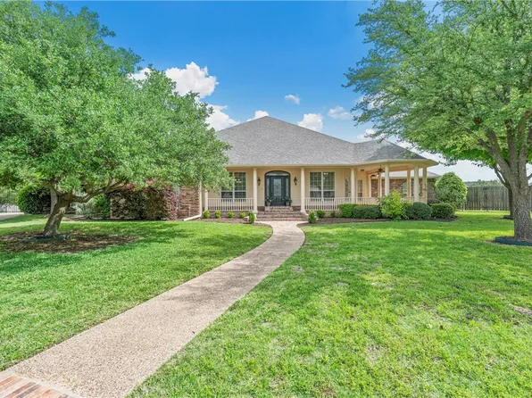 1061 Briar Glen Cir, McGregor, TX 76657