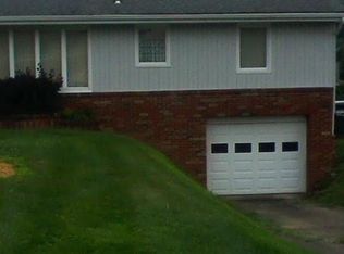 105 Willinda Dr, Saint Clairsville, OH 43950