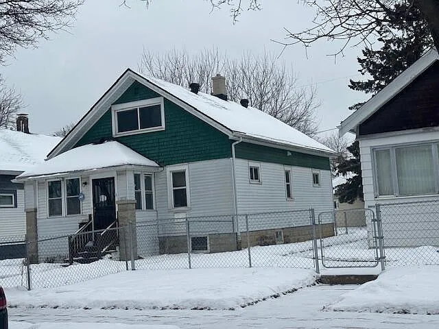 3035 North 47th STREET photo 1