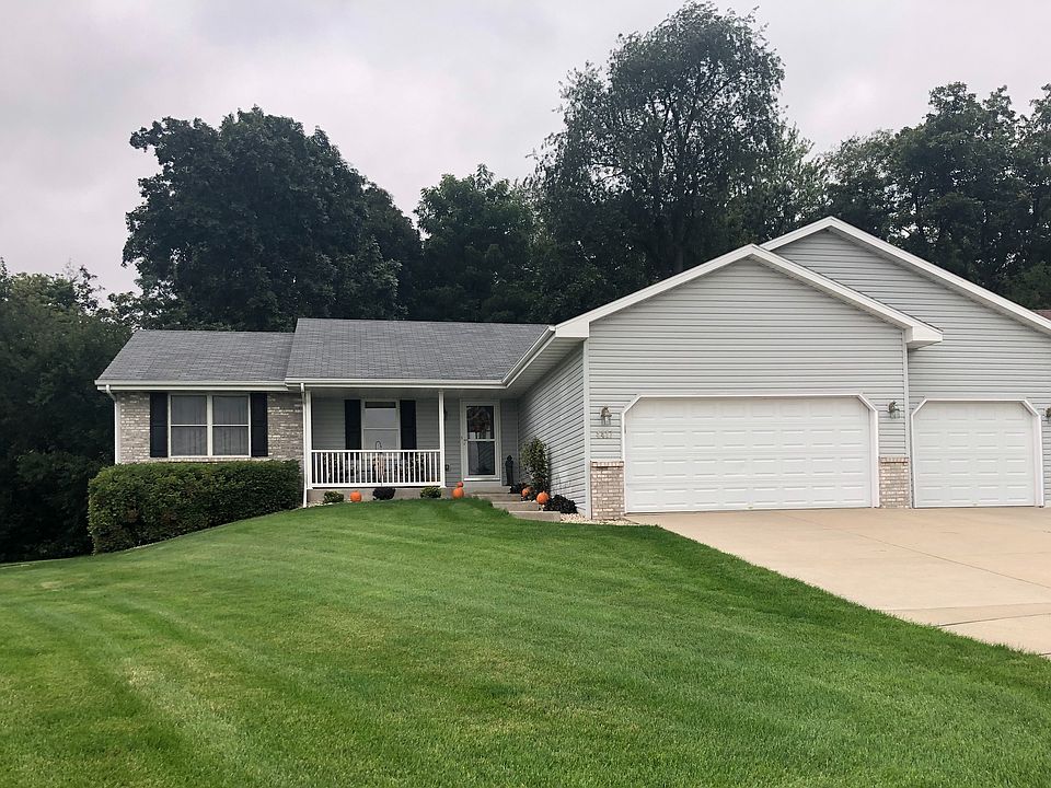 1st image of 4417 White Oak Dr