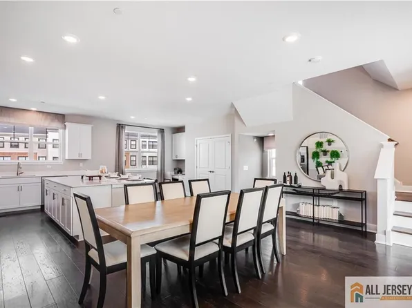 521 John Vanzandt Dr, Titusville, NJ 08560