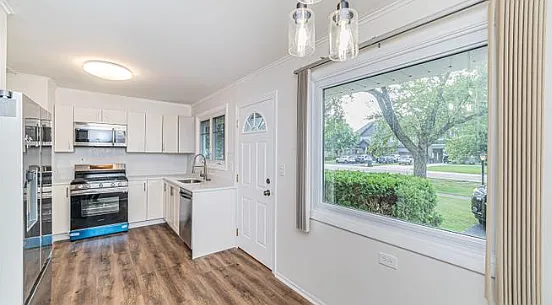1417 N Wilke Rd — Photo 3
