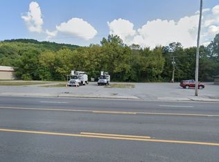 1175 W Main St, Livingston, TN 38570