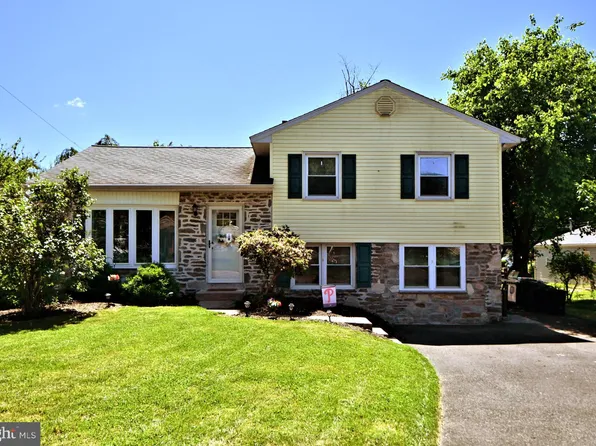 1355 Carroll Dr, Southampton, PA 18966