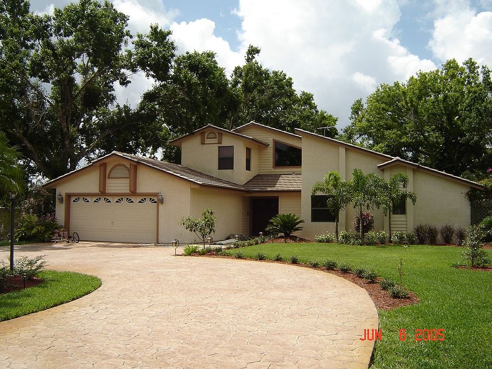 1st image of 901 Diane Dr