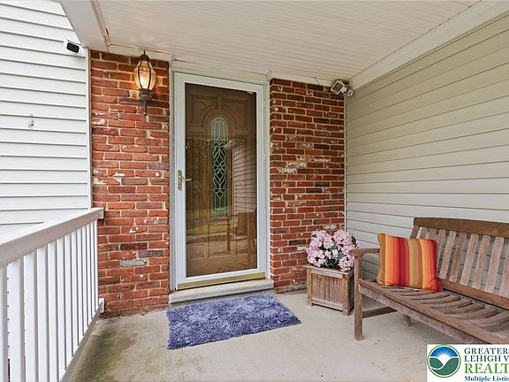 3rd image of 5712 Nina Cir