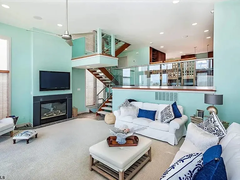 4501 Boardwalk #B — Photo 4
