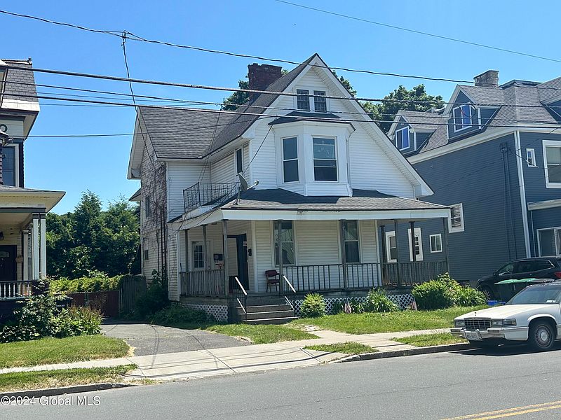 2nd image of 838 2nd Avenue