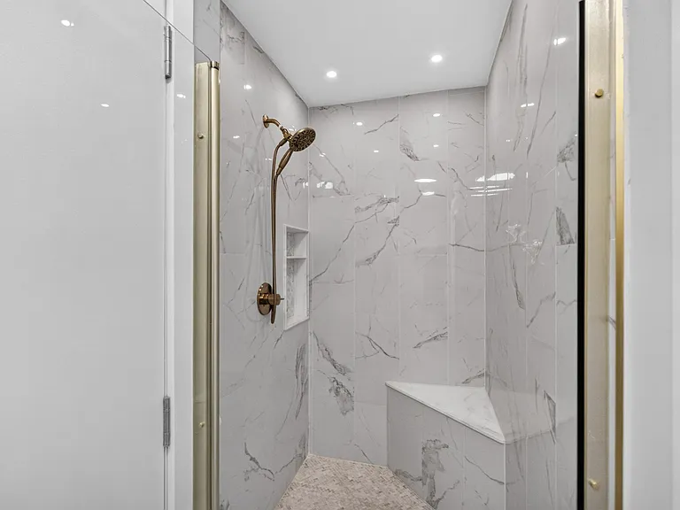 272 SW Fairchild Ave — Photo 21