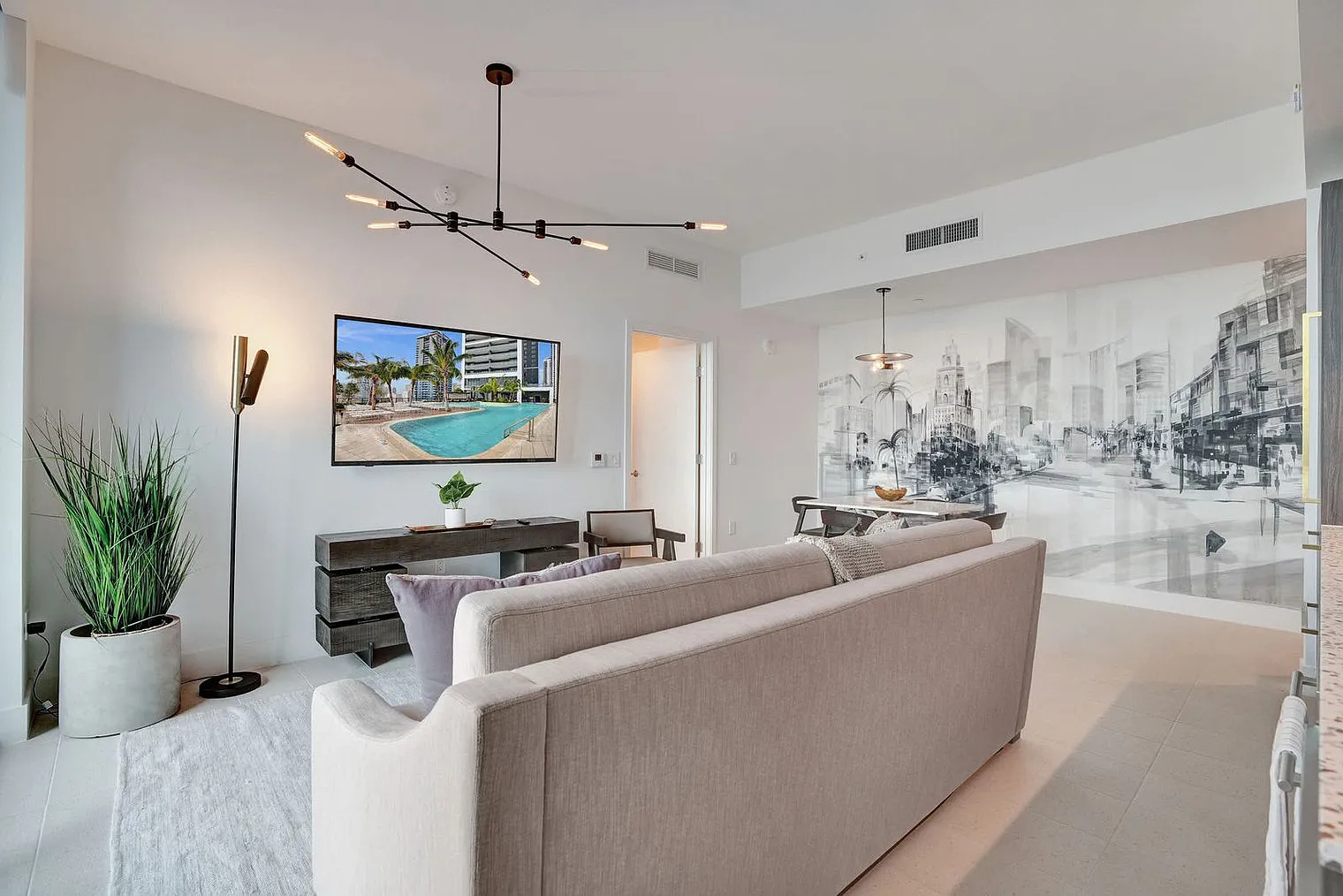 2 bed, 2.0 bath, $8,148 — Photo 4