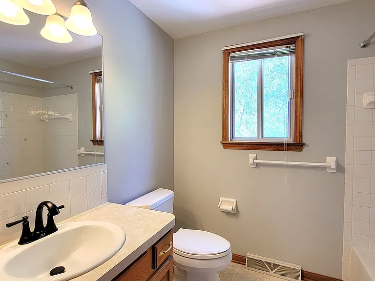 200 Losson Rd #B — Photo 16