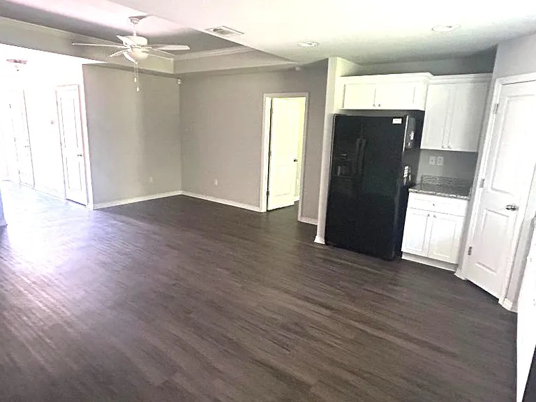 13102 Turtle Creek Pkwy — Photo 3