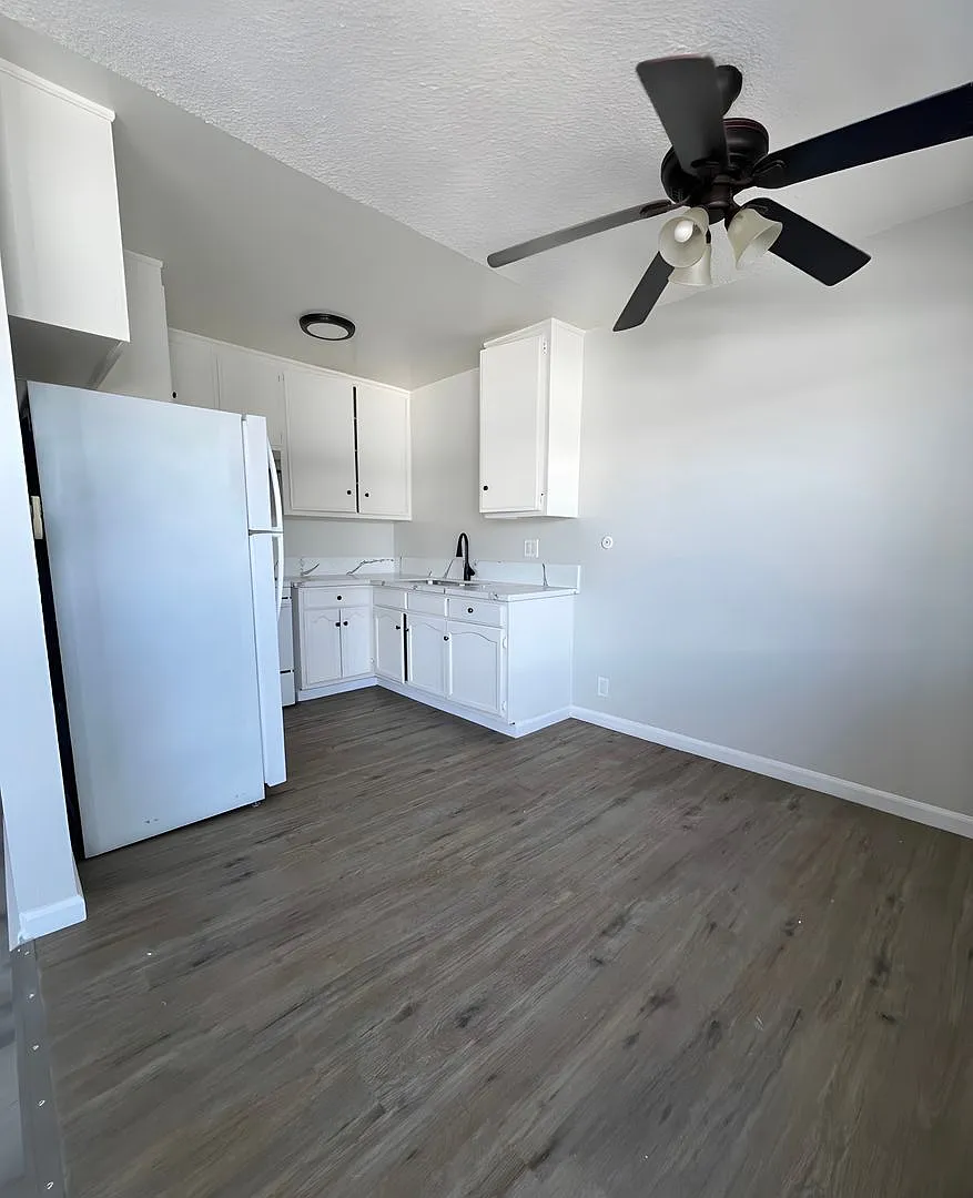 2 bed, 1.5 bath, $2,289 — Photo 3