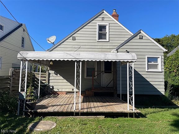 3rd image of 14121 Elsetta Ave
