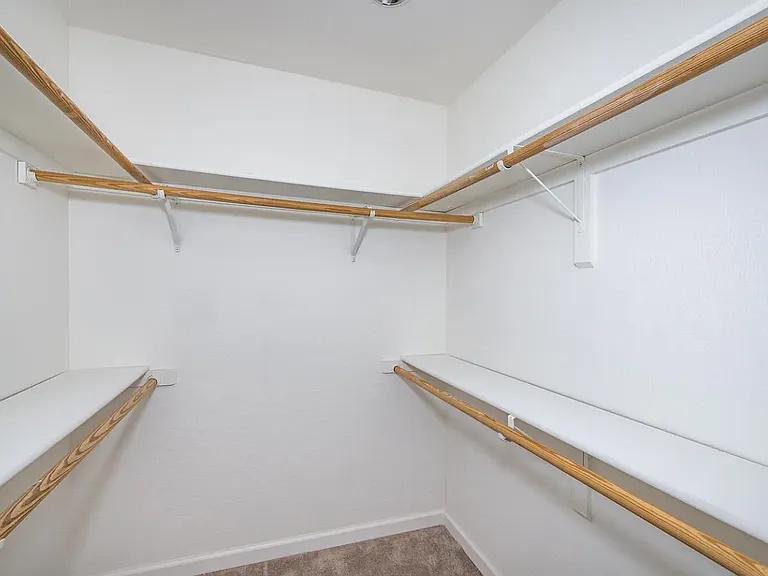 615 Forest Ave — Photo 14
