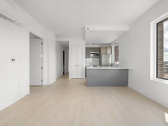 5th image of 736 Saint Johns Pl #10D