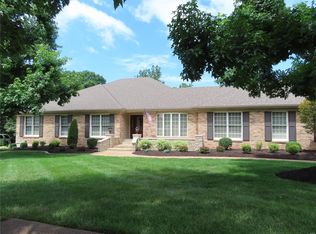 2035 Wilson Ridge Ln, Chesterfield, MO 63005