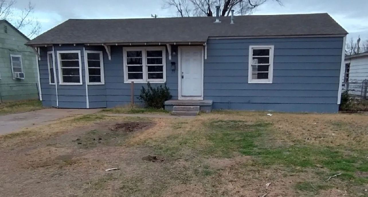 1330 Columbine — Photo 1