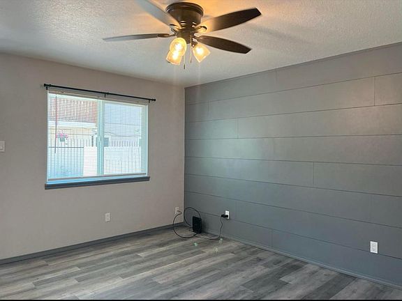 3rd image of 3604 Bryn Mawr Dr NE APT 3
