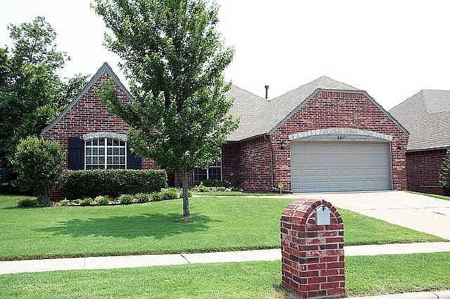 1st image of 3017 N Ironwood Ave