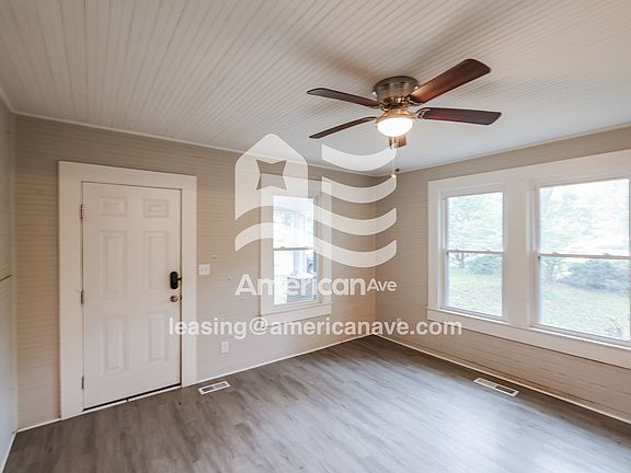 574596_003_wm_-_living_room_13218558.jpg