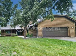 546 Carol Dr, Vadnais Heights, MN 55127