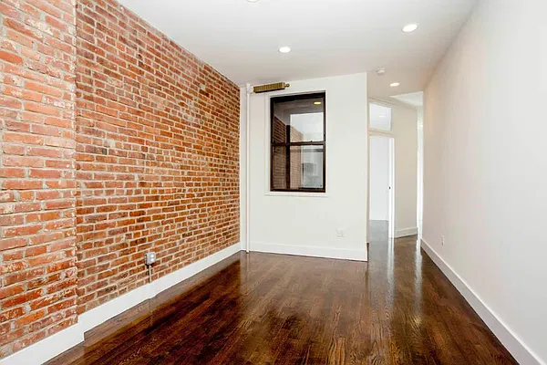 Rented by Town Residential | media 21