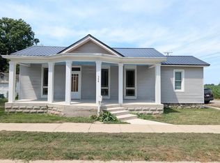 324 E Walnut St, Argos, IN 46501