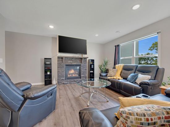 10270 Goodview Cir S, Cottage Grove, MN 55016