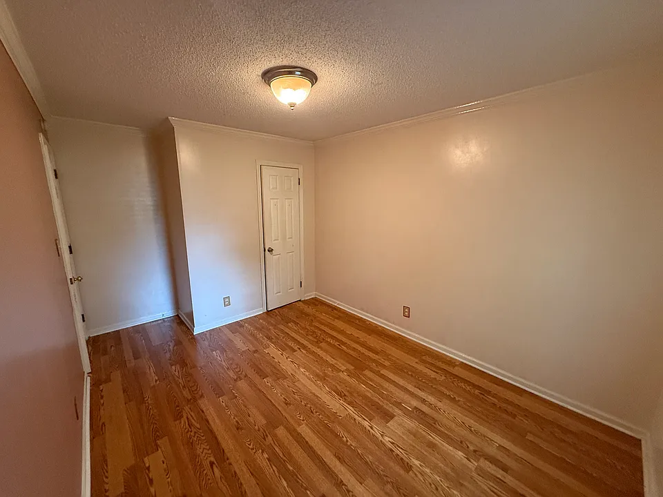 4920 Tiffany Ave