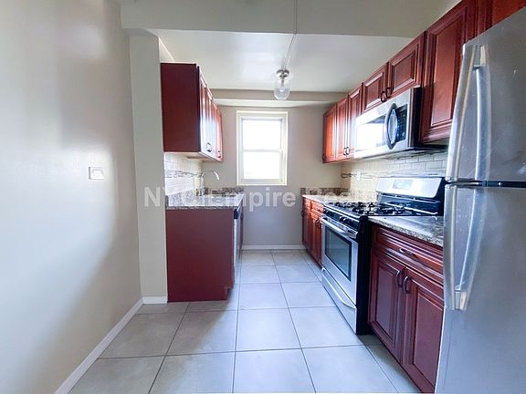 5th image of 33 Greenwich Ave APT 12J