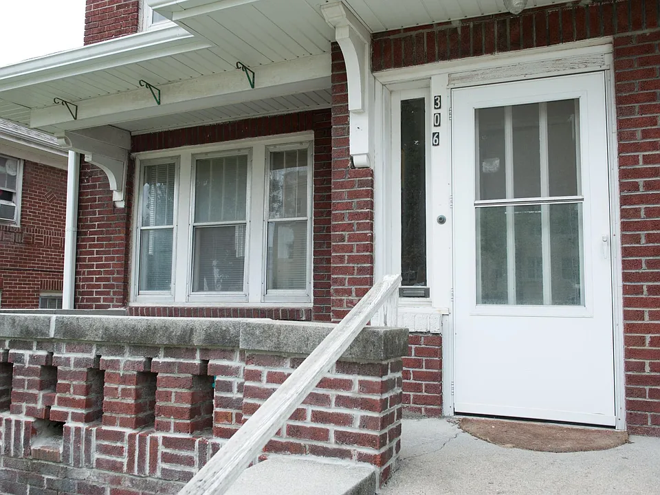 Front entryway and porch/deck.