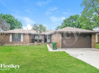 3915 Wrentham Dr, Arlington, TX 76016