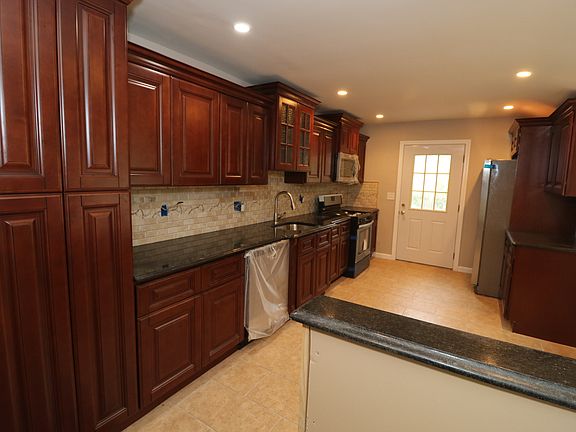 2nd image of 201 Sugarwood Ln