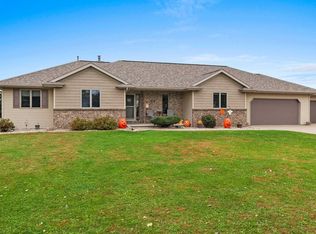 N4975 Clinton Dr, Shiocton, WI 54170